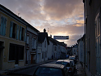 france-2009 > sunrise clouds small street st mammes
